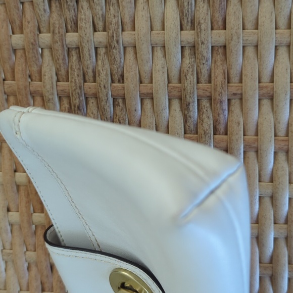 Coach Legacy Turnlock Large Leather Clutch Wristlet - Picture 9 of 15